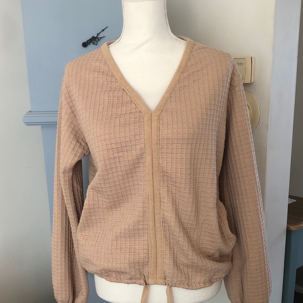 Max Studio Beige Waffle V-Neck Drawstring Hem Sweater